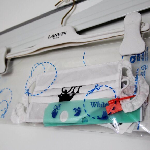 BNWT SS21 OFF-WHITE HAND OFF EVE MASK S/M - Picture 3 of 6